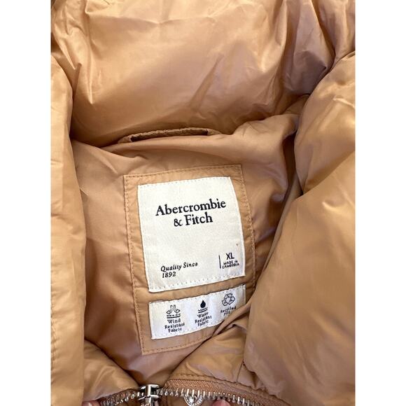Abercrombie & Fitch - Utility Puffer Jacket in Tan - Picture 2 of 4
